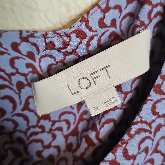 LOFT Medium Brick Red and Blue‎ Ruffle Sleeveless Patterned Georgette Blouse - Picture 5 of 7
